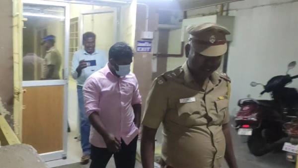 சிறையில் அடைப்பு 