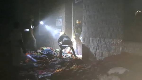 Due to a sudden fire in the Madurai Collectorate, Pongal gift items got burnt Due to a sudden fire in the Madurai Collectorate, Pongal gift items got burnt