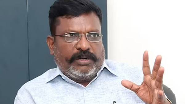 தகுதியற்றவராகிறார் 