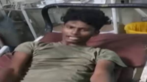 கால் உடைந்ததால் ஐசியுவில் 'அட்மிட்' கால் உடைந்ததால் ஐசியுவில் 'அட்மிட்'