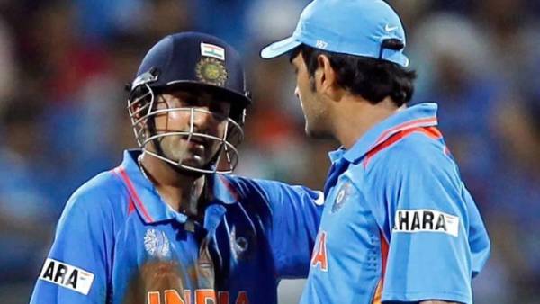  காதில் தோனி சொன்ன விசயம் 