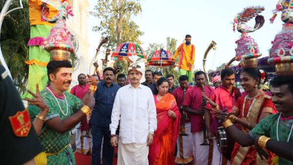 பாரம்பரிய உடை பாரம்பரிய உடை