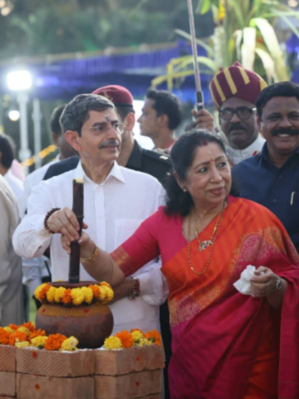 பொங்கல் செய்த ஆளுநர் பொங்கல் செய்த ஆளுநர்