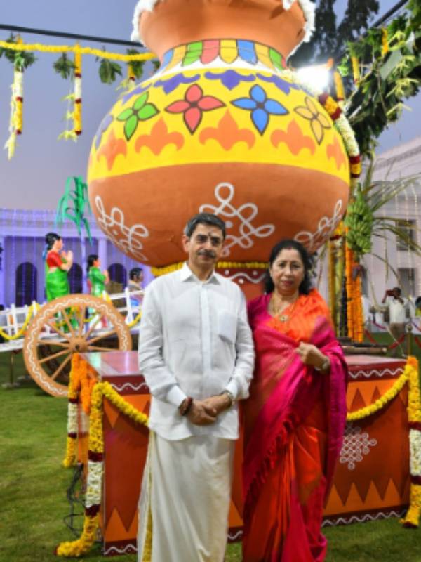 பொங்கல் வாழ்த்து சொன்ன ஆளுநர் பொங்கல் வாழ்த்து சொன்ன ஆளுநர்