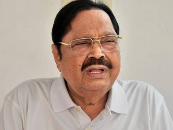 மீண்டும் மருத்துவமனையில் அனுமதி 