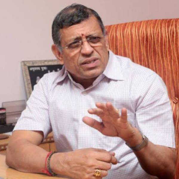 தொடர்ந்து பஜனை செய்கின்றனர் தொடர்ந்து பஜனை செய்கின்றனர்