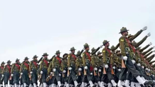  மக்கள் ஆரவாரம்..
