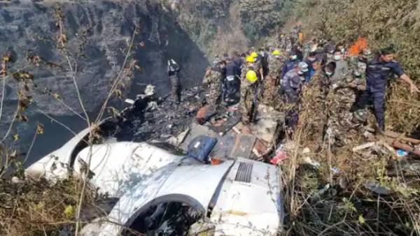 நடுவானில் நெருப்பு நடுவானில் நெருப்பு