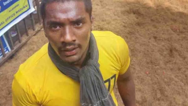 விஜய் முதலிடம் 