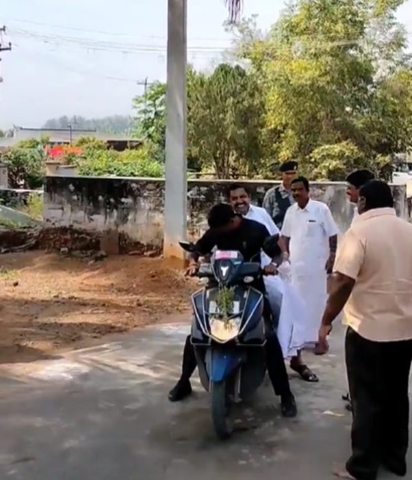 எடப்பாடி பழனிசாமி எடப்பாடி பழனிசாமி