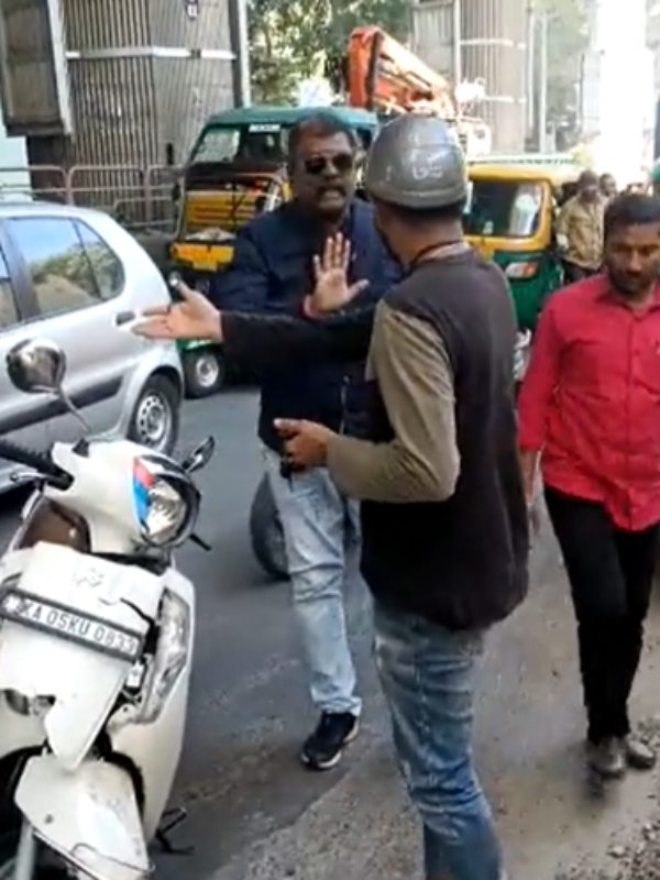  தரதரவென இழுத்து 