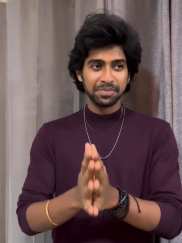 முதல் வீடியோ முதல் வீடியோ