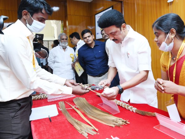 ஆன்மிக புத்தக விற்பனை 