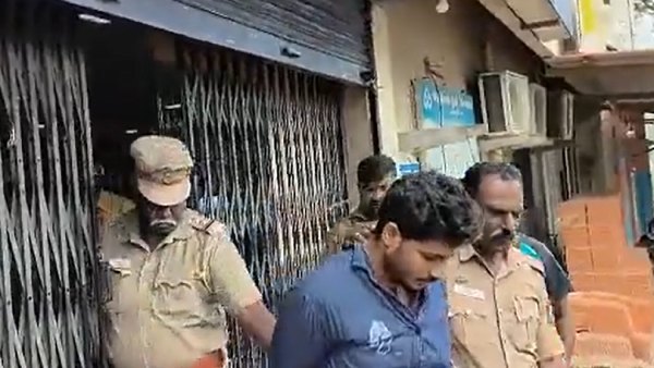 யார் இவர்? 