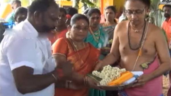 மேள தாளங்கள் முழங்க கட்டப்பட்ட தாலி 