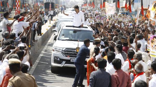  திக்குமுக்காடிய உதயநிதி 