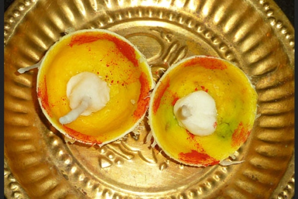 Dont keep these pictures in your pooja room dont light the lemon lamp at home 