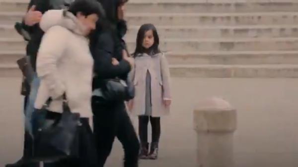 பணக்கார சிறுமிக்கு உதவிய மக்கள் 