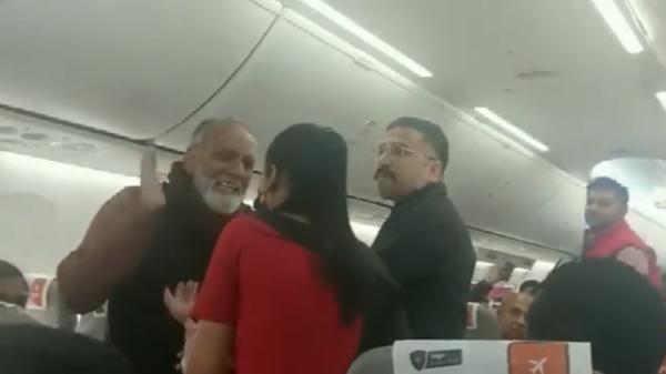  தொடரும் அநாகரீக செயல்கள்