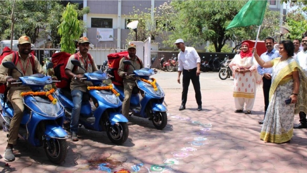 வீட்டுக்கே வந்து கொண்டு செல்வர் வீட்டுக்கே வந்து கொண்டு செல்வர்