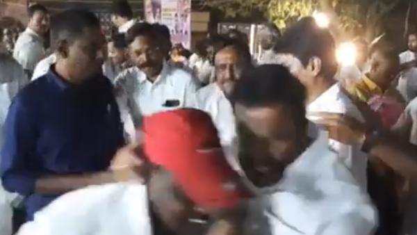 பொற்கிழி வழங்குதல் 