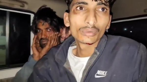 பசு பாதுகாவலர்களுடன் வந்த போலீஸ் பசு பாதுகாவலர்களுடன் வந்த போலீஸ்