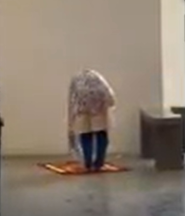 லூலூவில் தொடங்கிய சர்ச்சை 