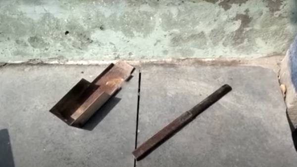 வயிற்றில் சொருகிய அடிபம்பு 