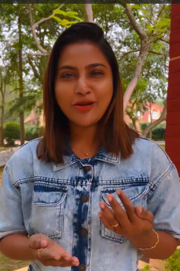 பிக் பாஸ் நிகழ்ச்சியில் அறிமுகம்