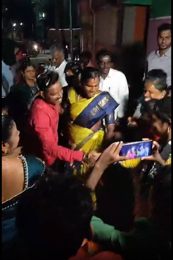 பிரமாண்டமாக வரவேற்பு