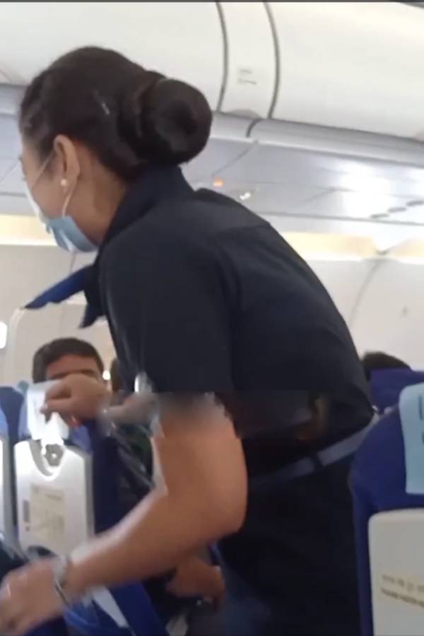 விமான பணிப் பெண் பதில் விமான பணிப் பெண் பதில்