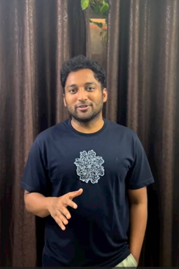 முதல் வீடியோ