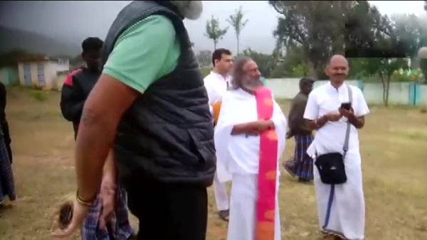 ஒரு மணிநேரத்துக்கு பிறகு.. 