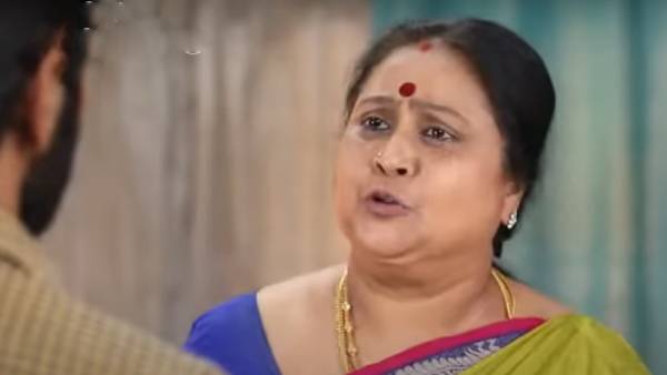 காலில் விழும் ஈஸ்வரி
