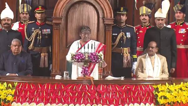 ஏழைகளுக்கு உதவி 