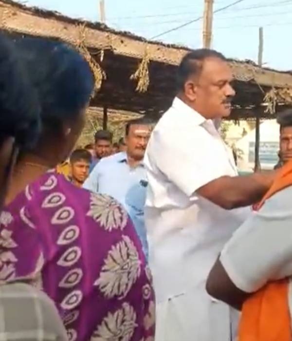 உயர்சாதியினர் மிரட்டல்