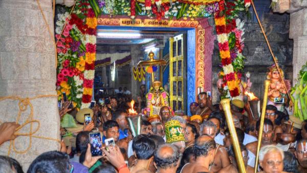 Vaikunta Ekadasi: Lakhs of devotees witness Srirangam Sorgavasal Tiruapu today 