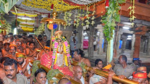 Vaikunta Ekadasi: Lakhs of devotees witness Srirangam Sorgavasal Tiruapu today 