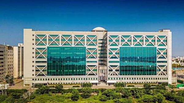 மனோ தங்கராஜ் 