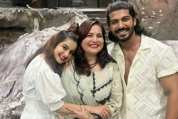 ஷீசன் கானின் குடும்பம்