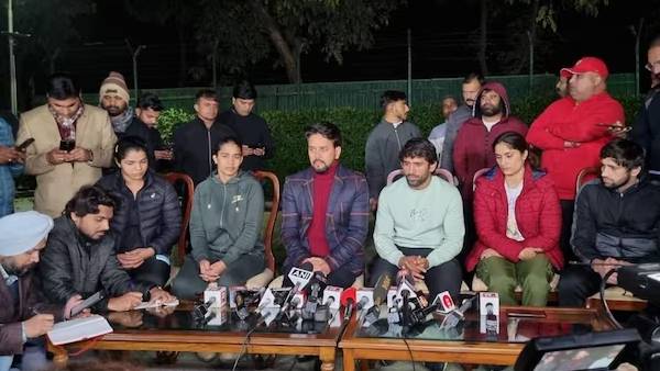 விலகுவார்