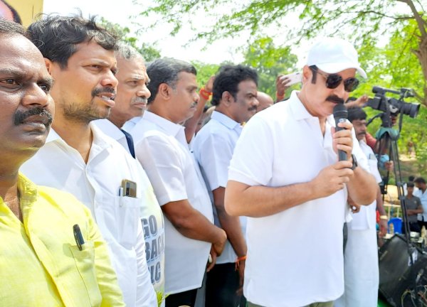 யார் தெரியுமா? 