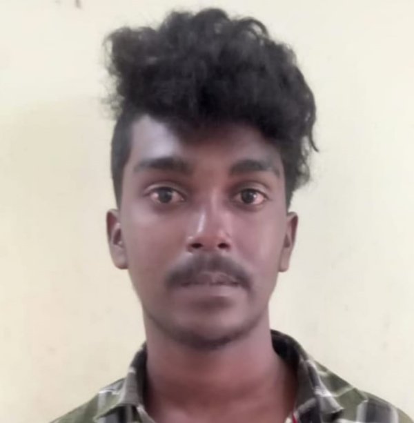 பள்ளி மாணவி 