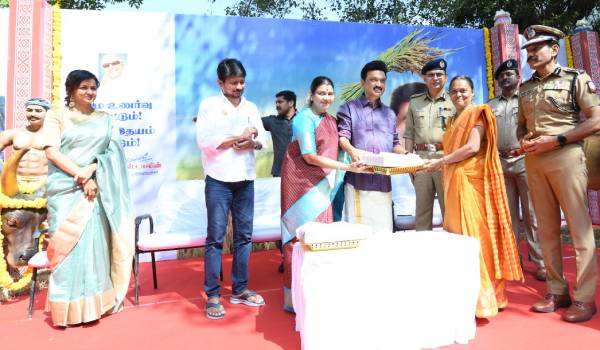 கட்சிக்காரர்கள் குவிந்தனர் கட்சிக்காரர்கள் குவிந்தனர்