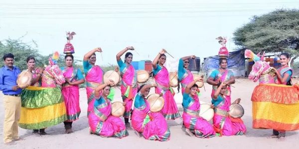 805 கலைக்குழுக்கள் 805 கலைக்குழுக்கள்