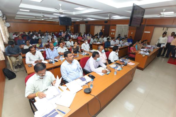 மக்கள் அலையக்கூடாது 