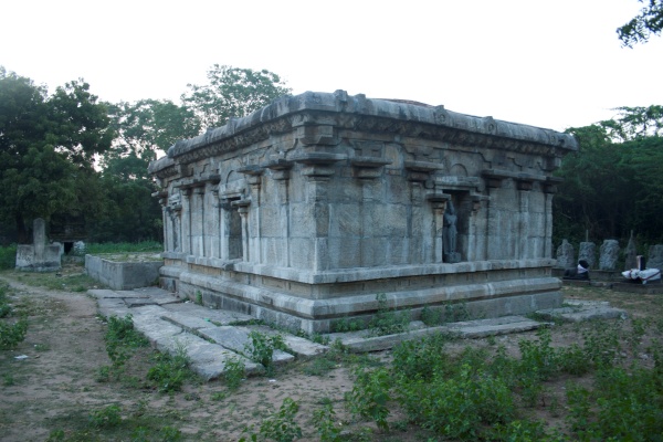 அதிகாரிகள் தவறிவிட்டனர்