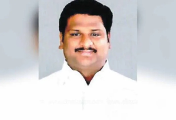 போலீசில் புகார்