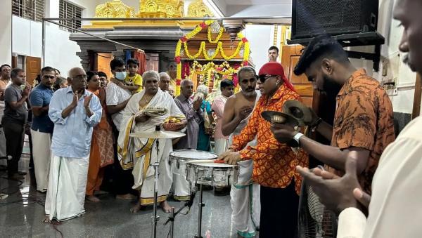 இறந்துவிட்டார் இறந்துவிட்டார்