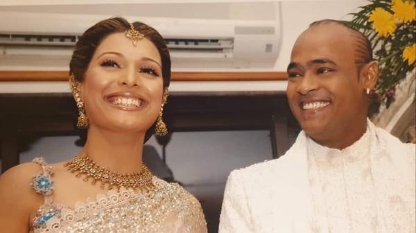 2 பிரிவுகளில் வழக்குப்பதிவு 2 பிரிவுகளில் வழக்குப்பதிவு